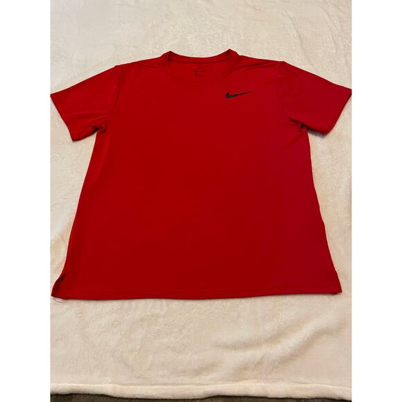 Nike Red T-Shirt Dry Fit Medium - Picture 1 of 4